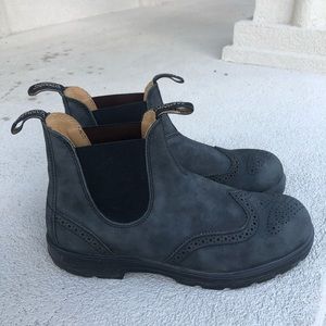 Rare Blundstone Wingtip Chelsea Boots